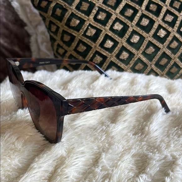 Tortoise Shell Sunglasses - Picture 3 of 8
